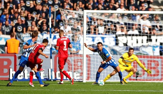 Christian Pulisic Scores Beauty in Borussia Dortmund's Bundesliga Opener Christian Pulisic Scores Beauty in Borussia Dortmund's Bundesliga Opener