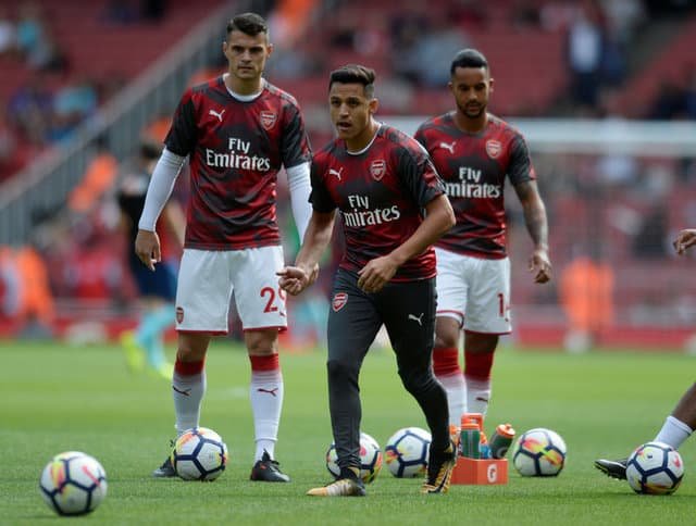 Wenger clarifies Ozil situation amid Man United claims