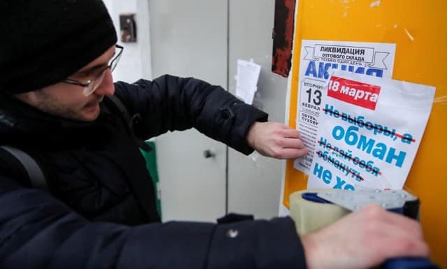 Kremlin critic Alexei Navalny says he was briefly detained for organizing protests Kremlin critic Alexei Navalny says he was briefly detained for organizing protests