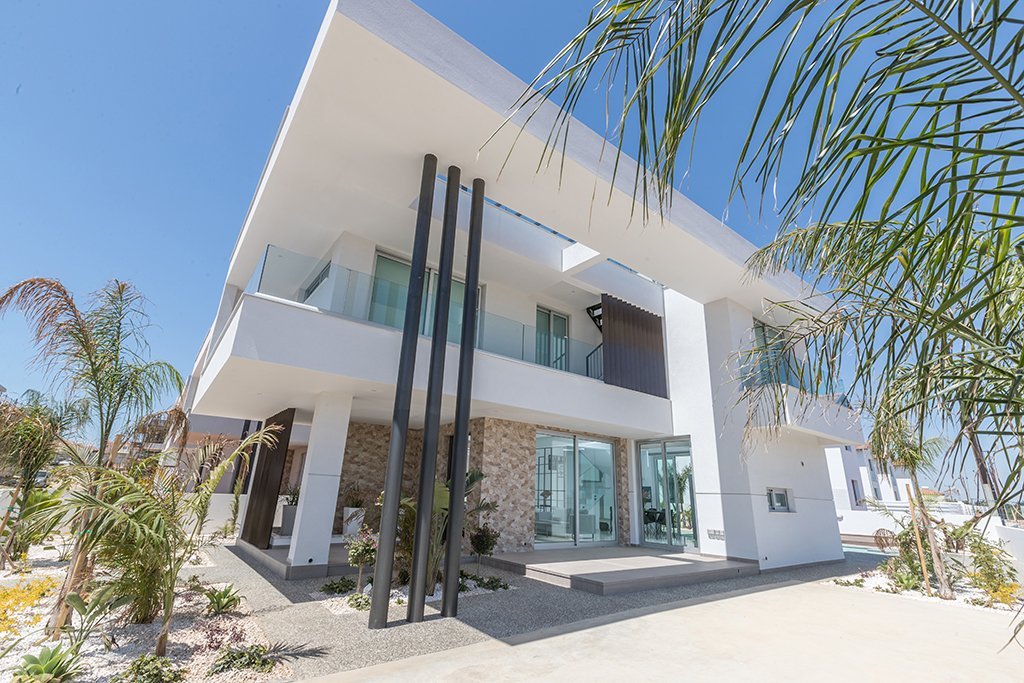 Giovani Group’s state-of-the-art and luxury holiday home complex “Levanda Hills” is fully ready to welcome its first guests. This is a new investment in the area of Ayia Triada in Protaras, which has substantially upgraded the free Famagusta area’s tourism product.