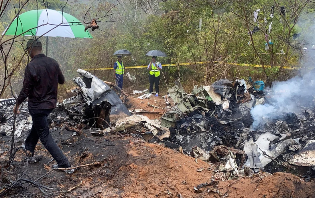 Eleven dead after plane carrying German and Hungarian tourists crashes in Kenya