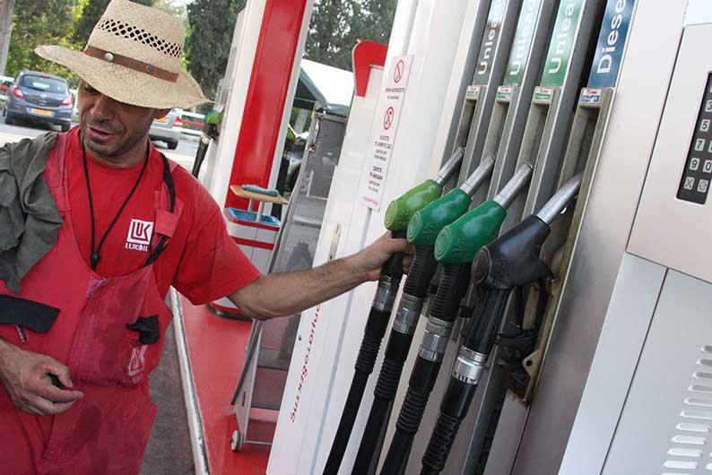 cover Slight delay to reduction in fuel consumption tax