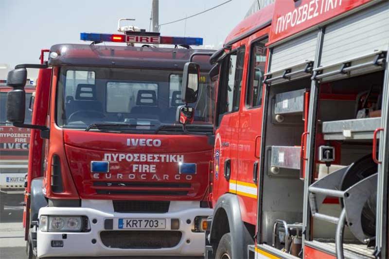 cover Driver trapped in car after Lakatamia accident
