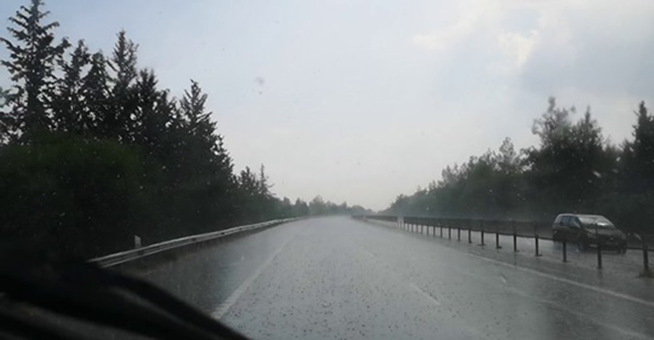 image Police warning as rains lash highway near Avdimou