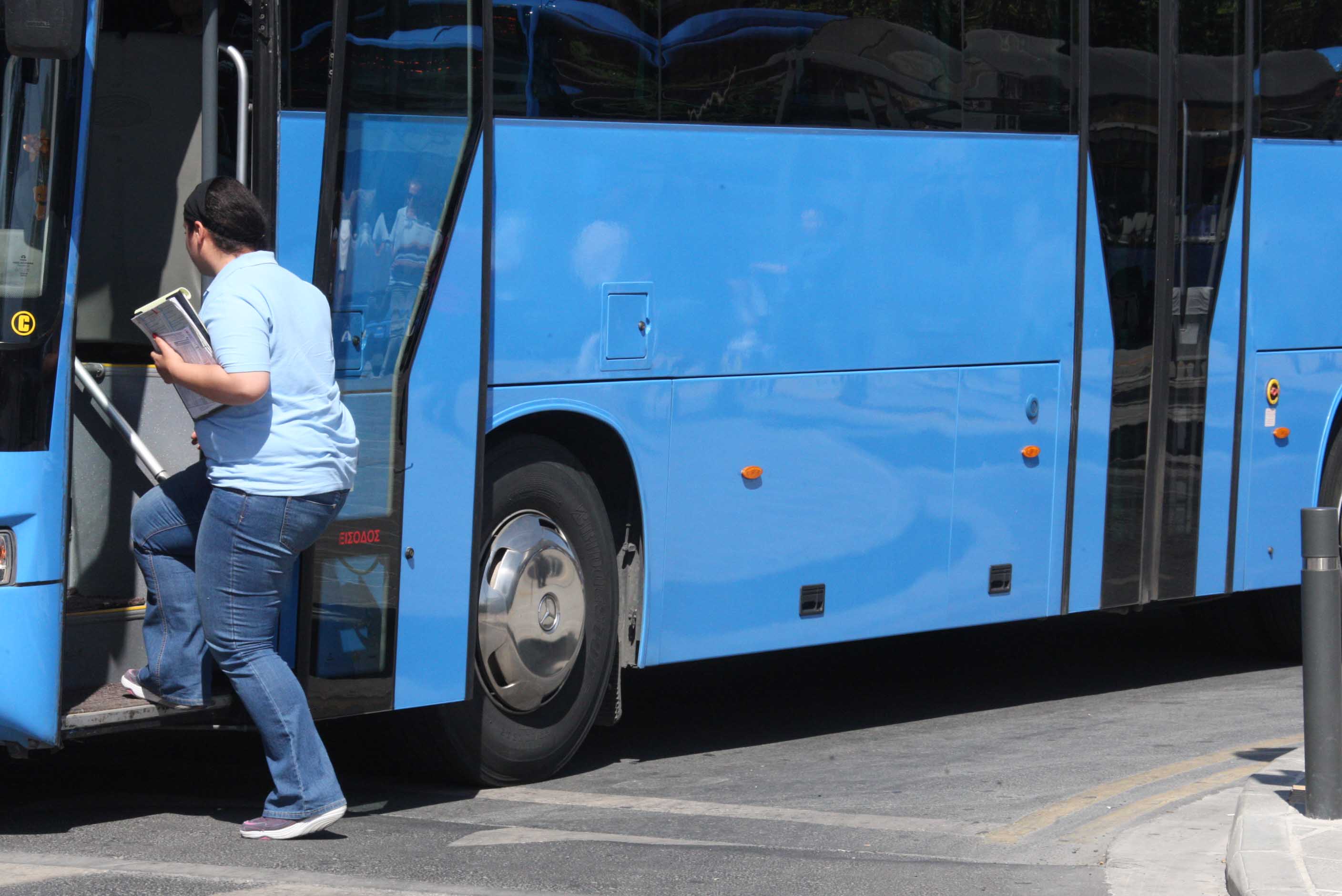 image Lack of bus drivers a ‘mega problem’, minister says