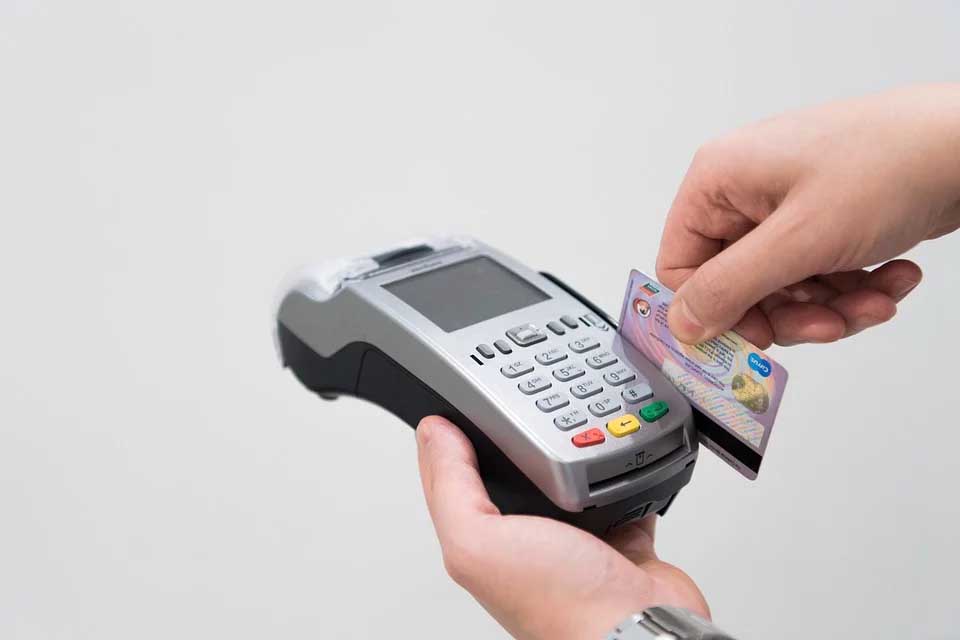 image Businesses must allow card payments or face fines, inland revenue says