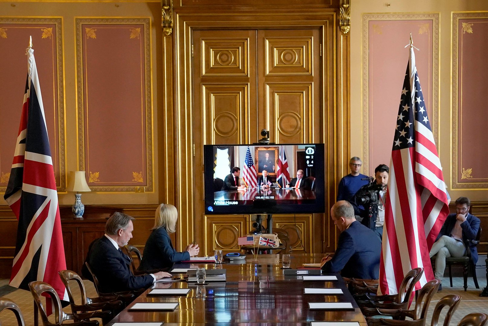 cover UK says Russia can end war now under Trump plan