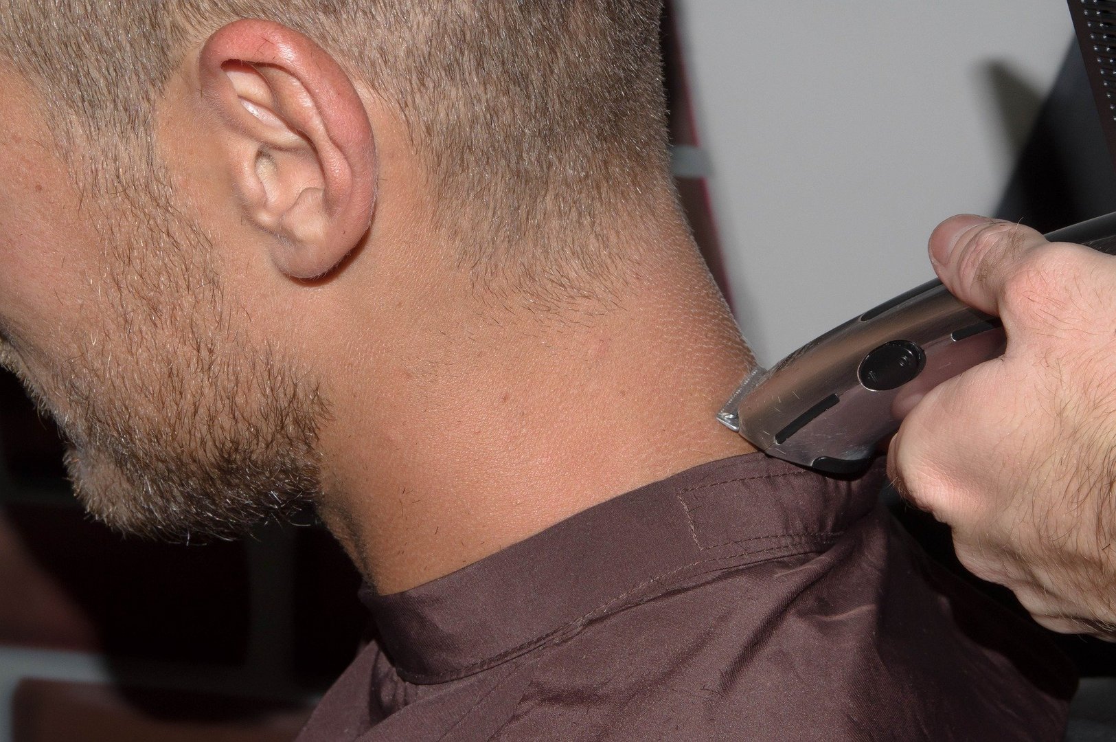 Barbers call for stricter checks on illegal operators