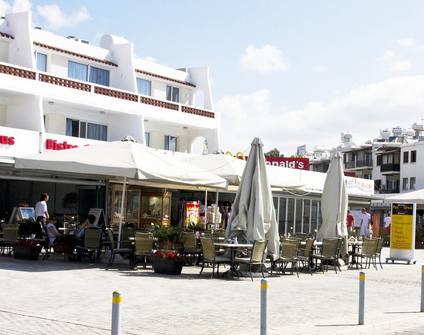 image Restaurants busy despite cautious spending