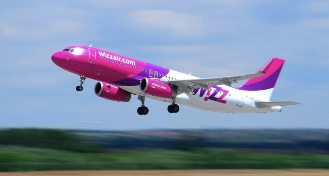 image Wizz Air to cut January flights due to UK lockdowns, Ryanair slashes traffic target
