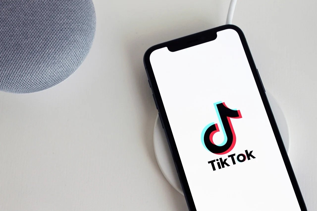image Italian authorities slap minimum age requirement on TikTok