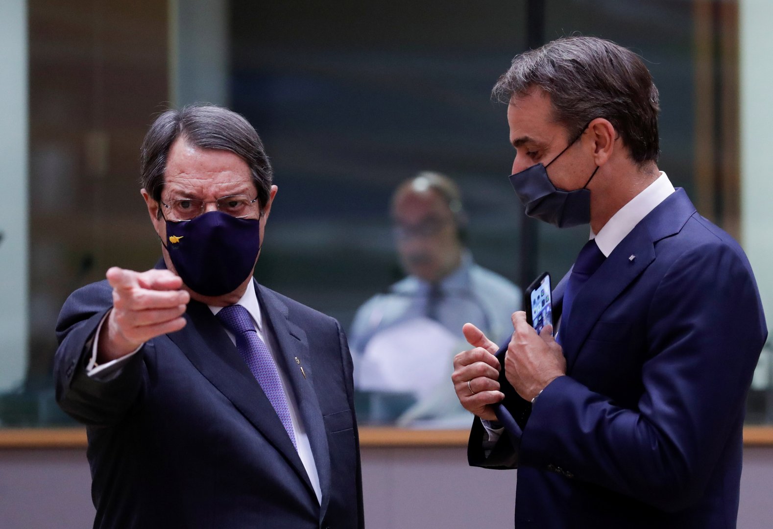image Flurry of official visits ahead of planned five-party summit (Updated)