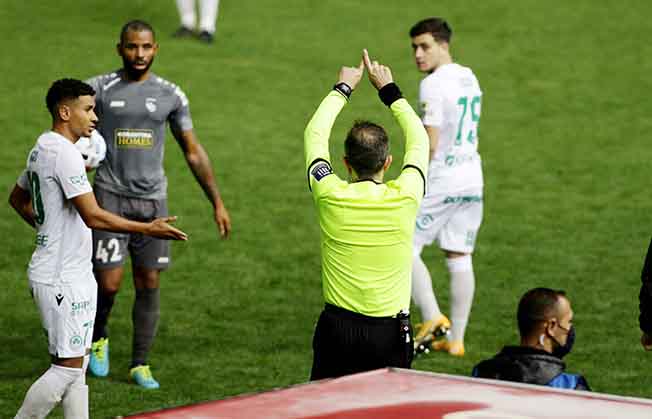 Pafos FC have slammed the officiating in Monday’s 2-1 defeat against Omonia, as the first round of the Cyprus First Division with VAR used in every game has not been without controversy.