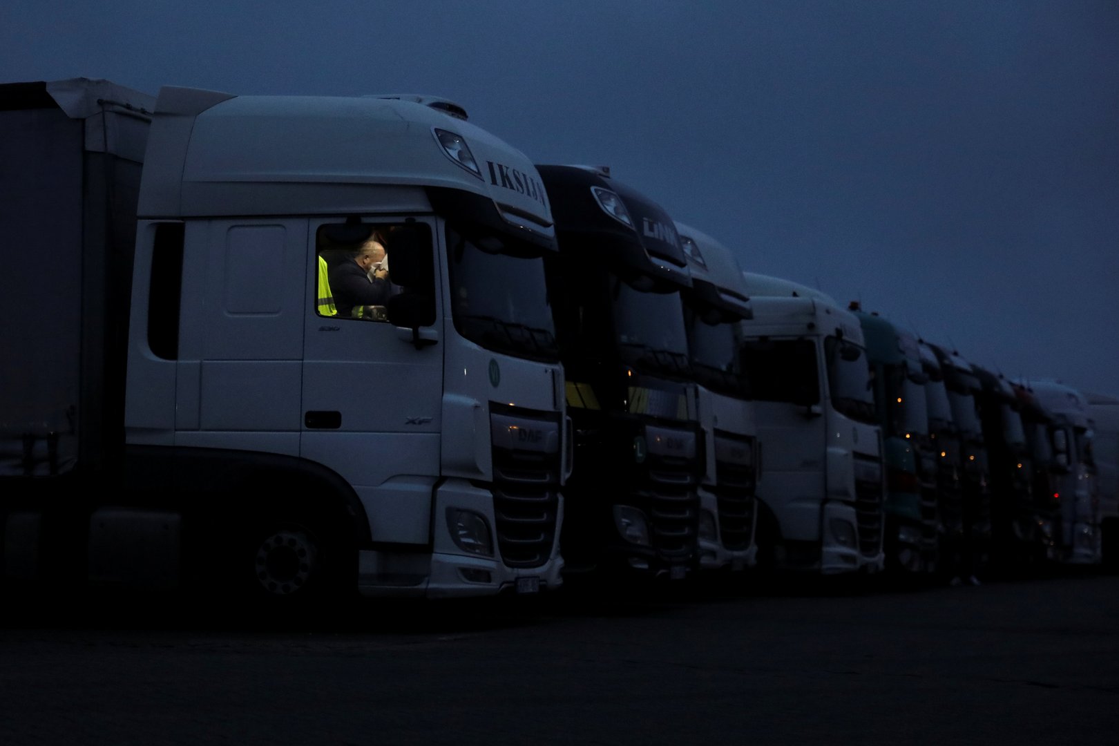 image Polish hauliers to block Ukraine border crossings in protest