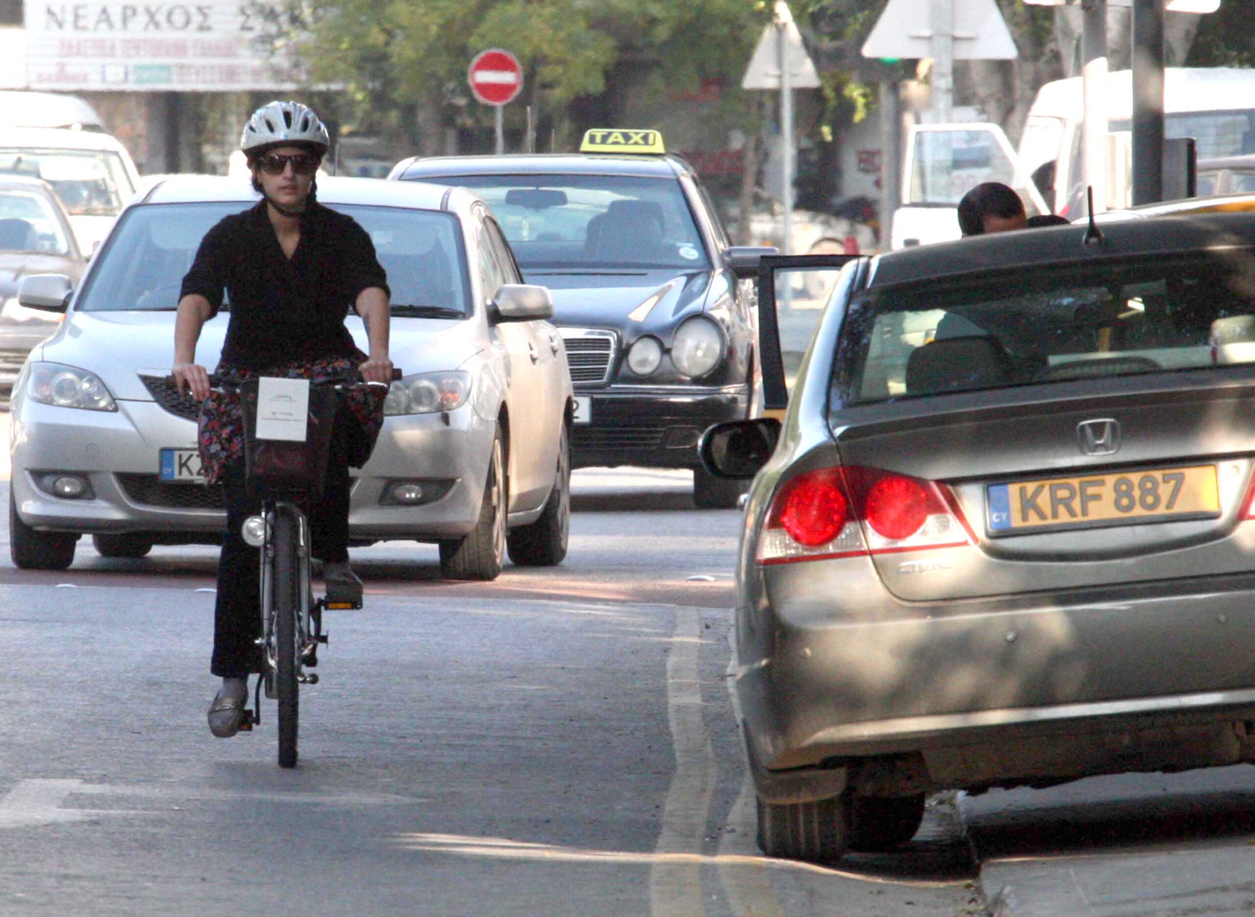 Το όριο ταχύτητας μειώνεται στα 30km / h σε ορισμένους δρόμους της πόλης