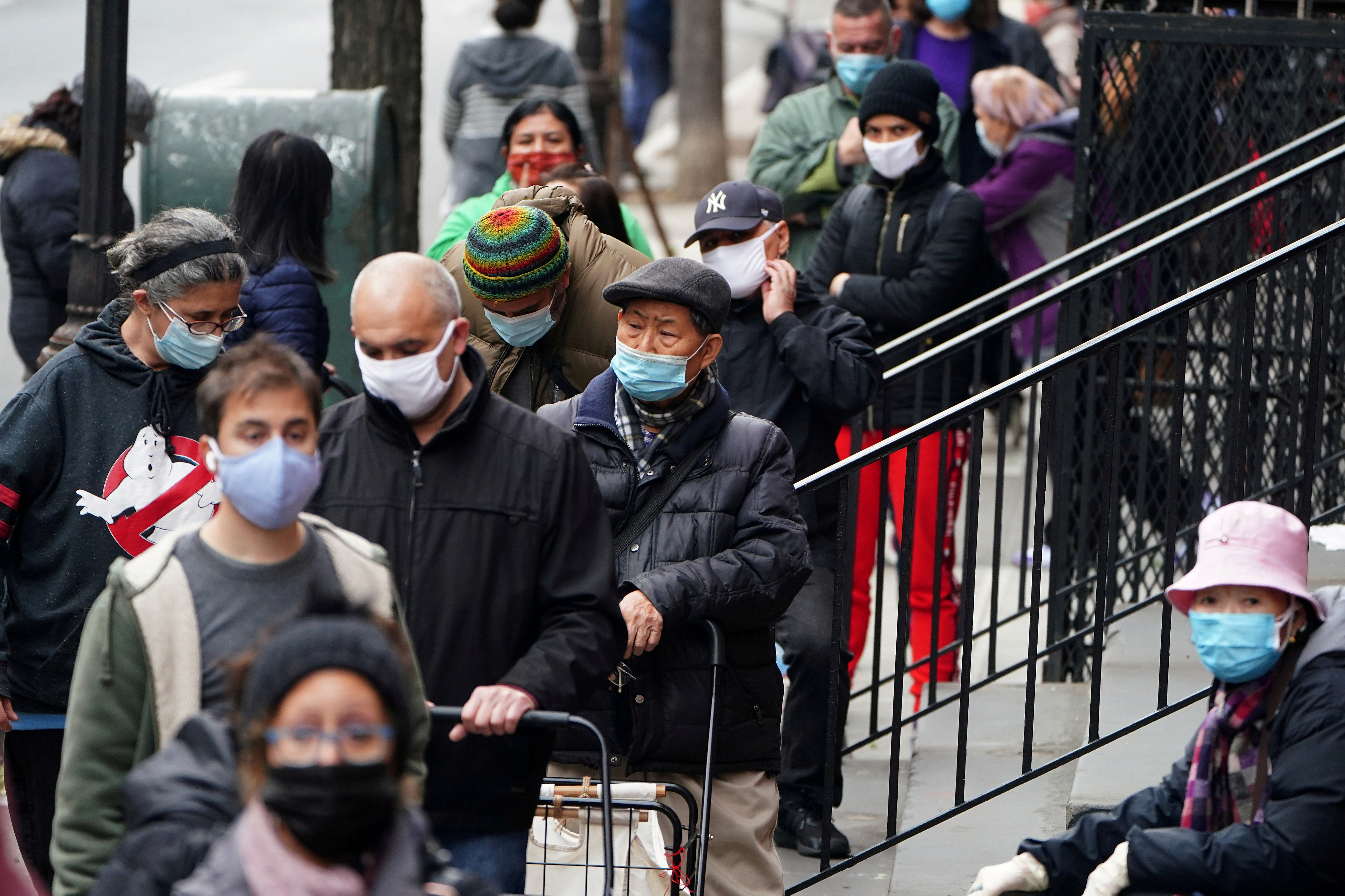 image Global coronavirus cases surpass 90 million in battle on new variant