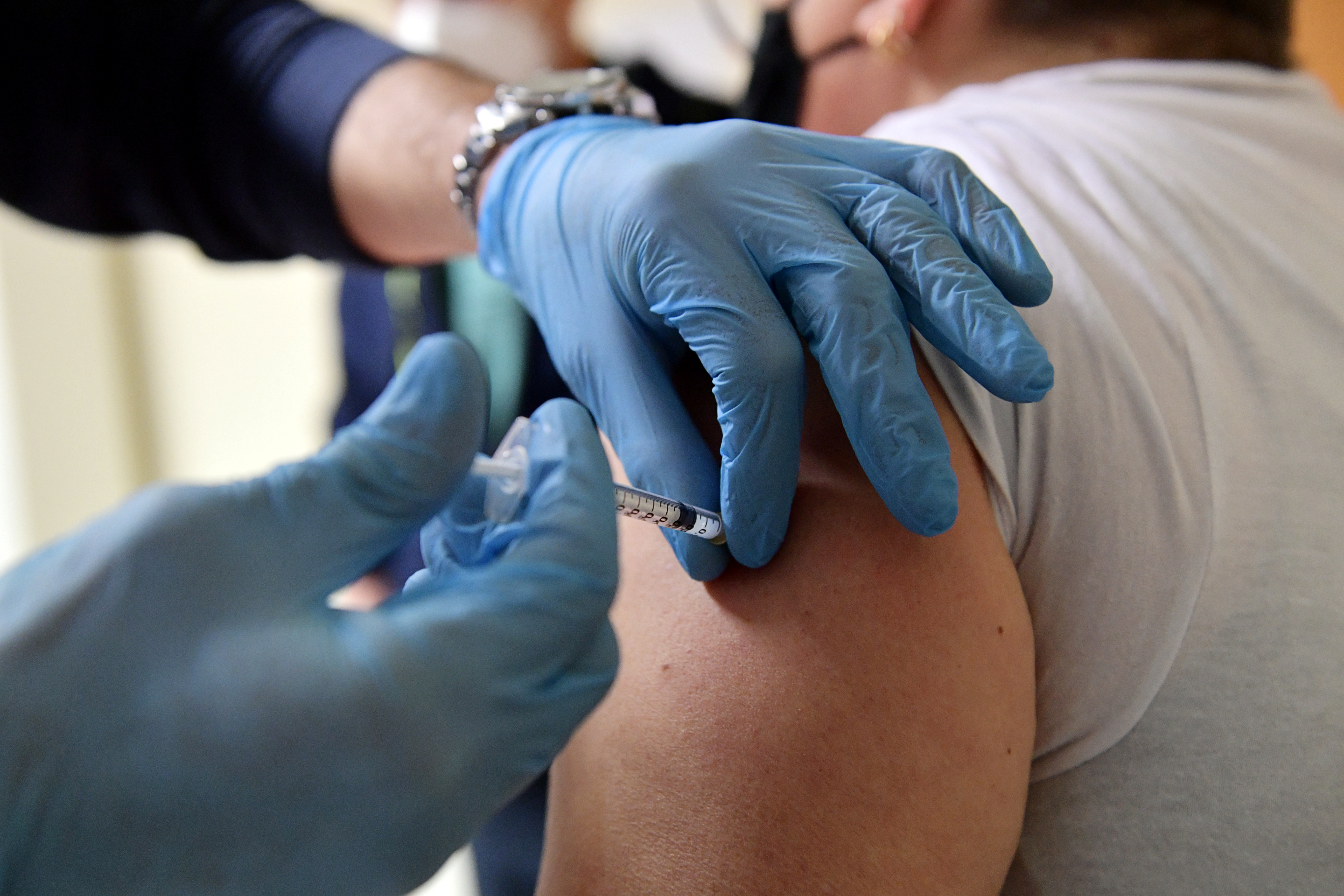 image US storms delay COVID-19 vaccines in all 50 states
