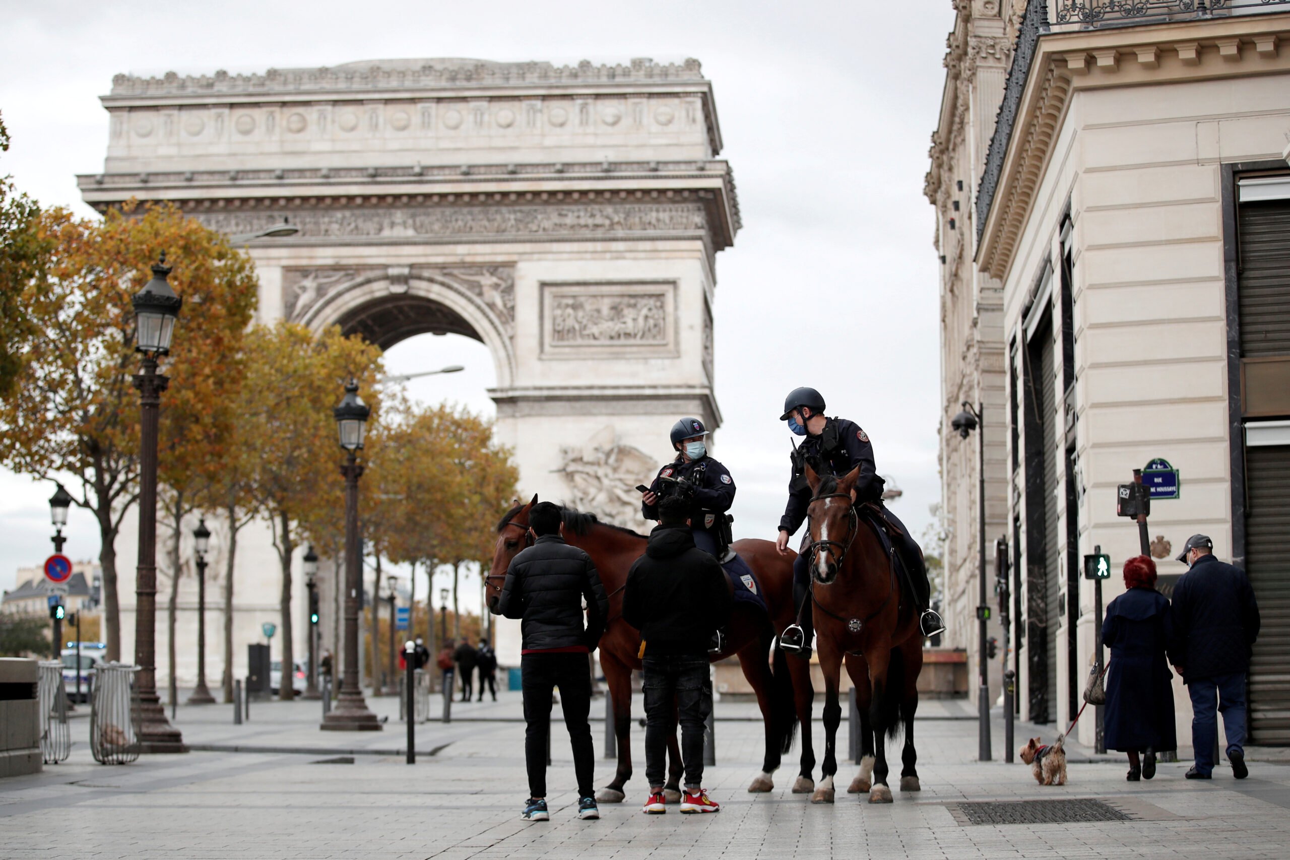 Η Γαλλία οδηγεί στο τρίτο κλείδωμα λόγω πιο μεταδοτικών παραλλαγών