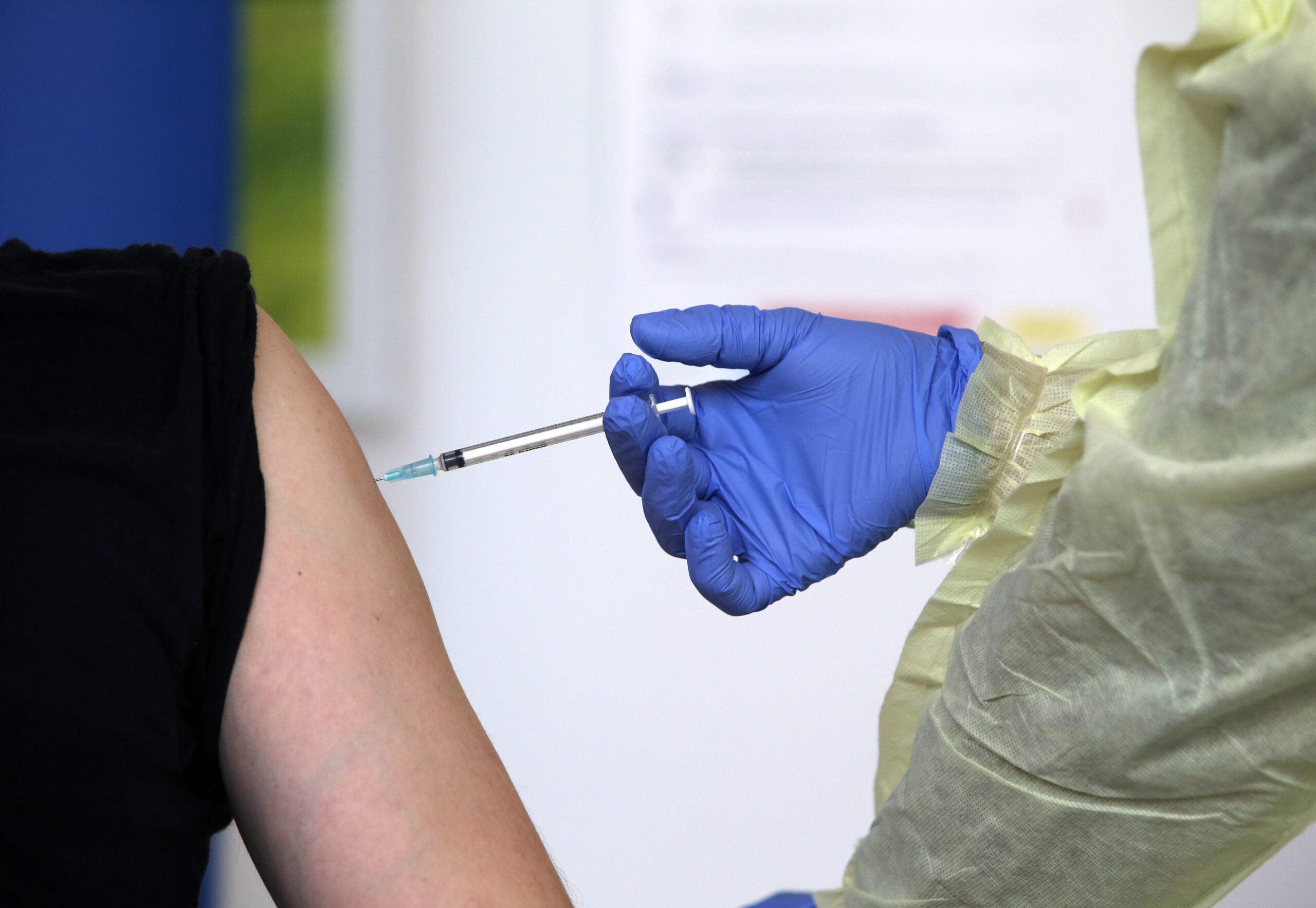 Coronavirus: εμβολιάστηκαν πάνω από 10.000 άτομα