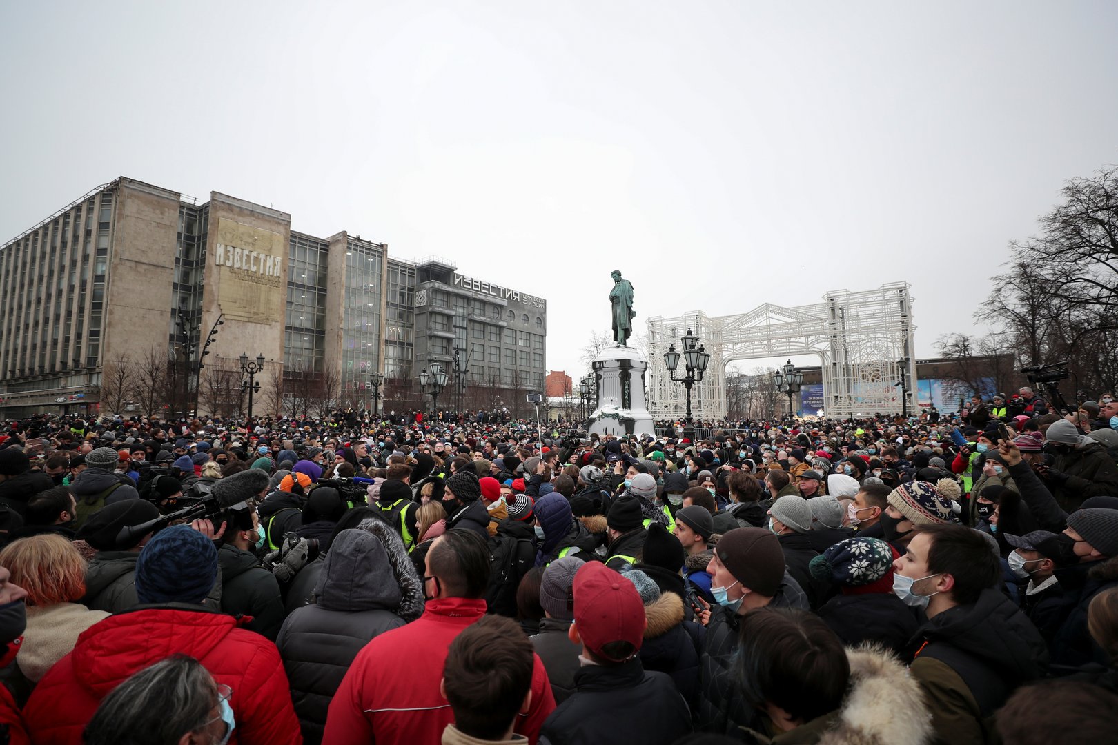 image Police arrest over 1,000 at Russia protests backing jailed Kremlin foe Navalny (updated)