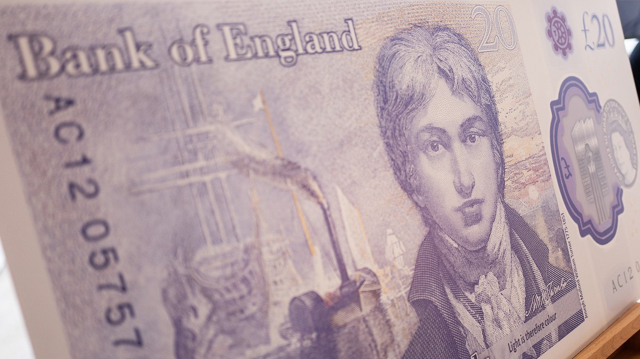image BOE closer to negative rates as UK economy worsens, pound falls