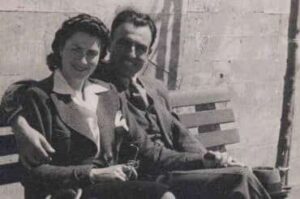 Feature Agnies Elsie And Her Husband David In Tel Aviv In 1941