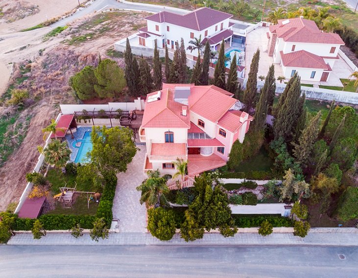 five bedroom californian style villa in strovolos, sold for €650,000