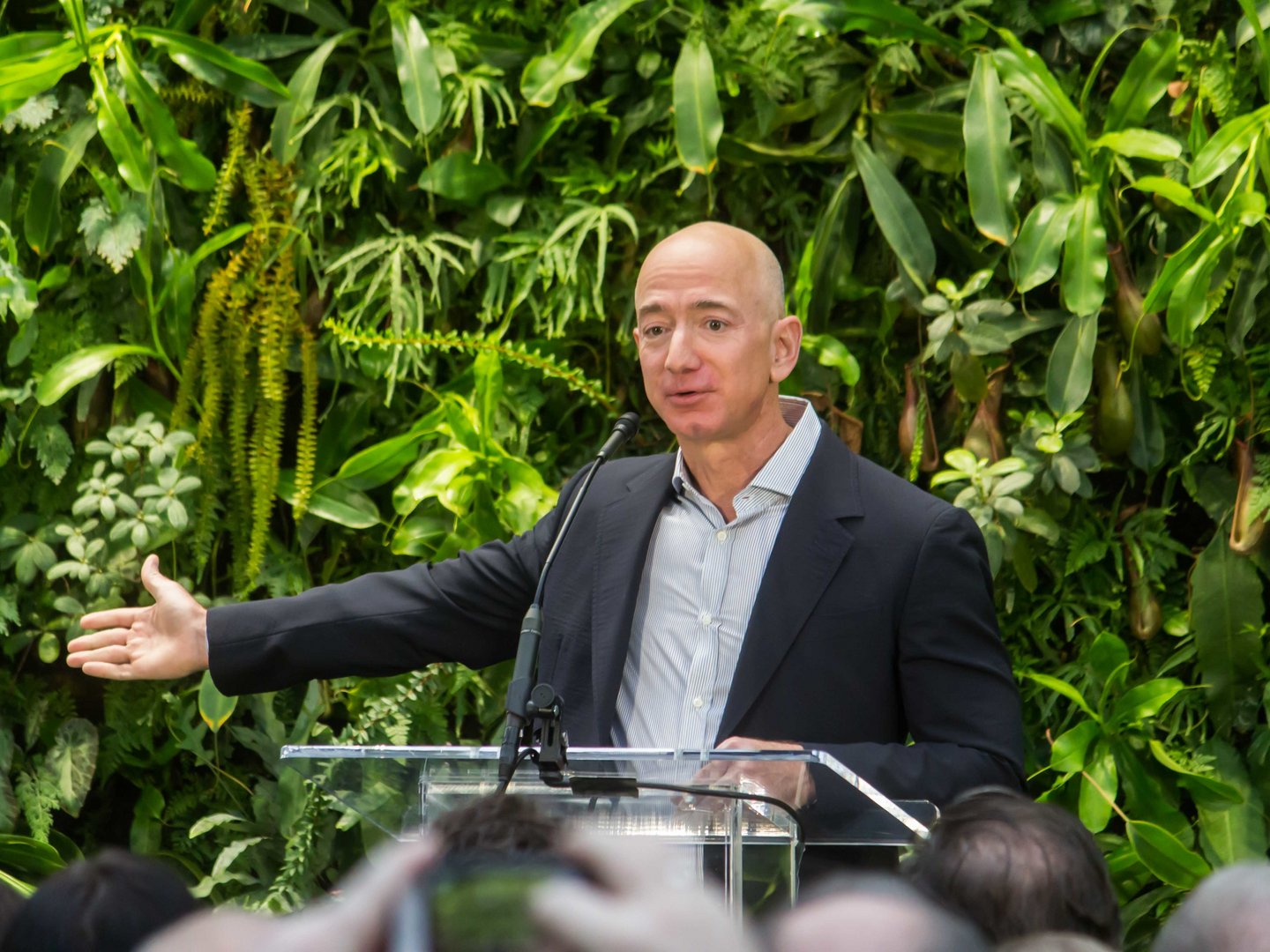 image Jeff Bezos to step down as Amazon CEO