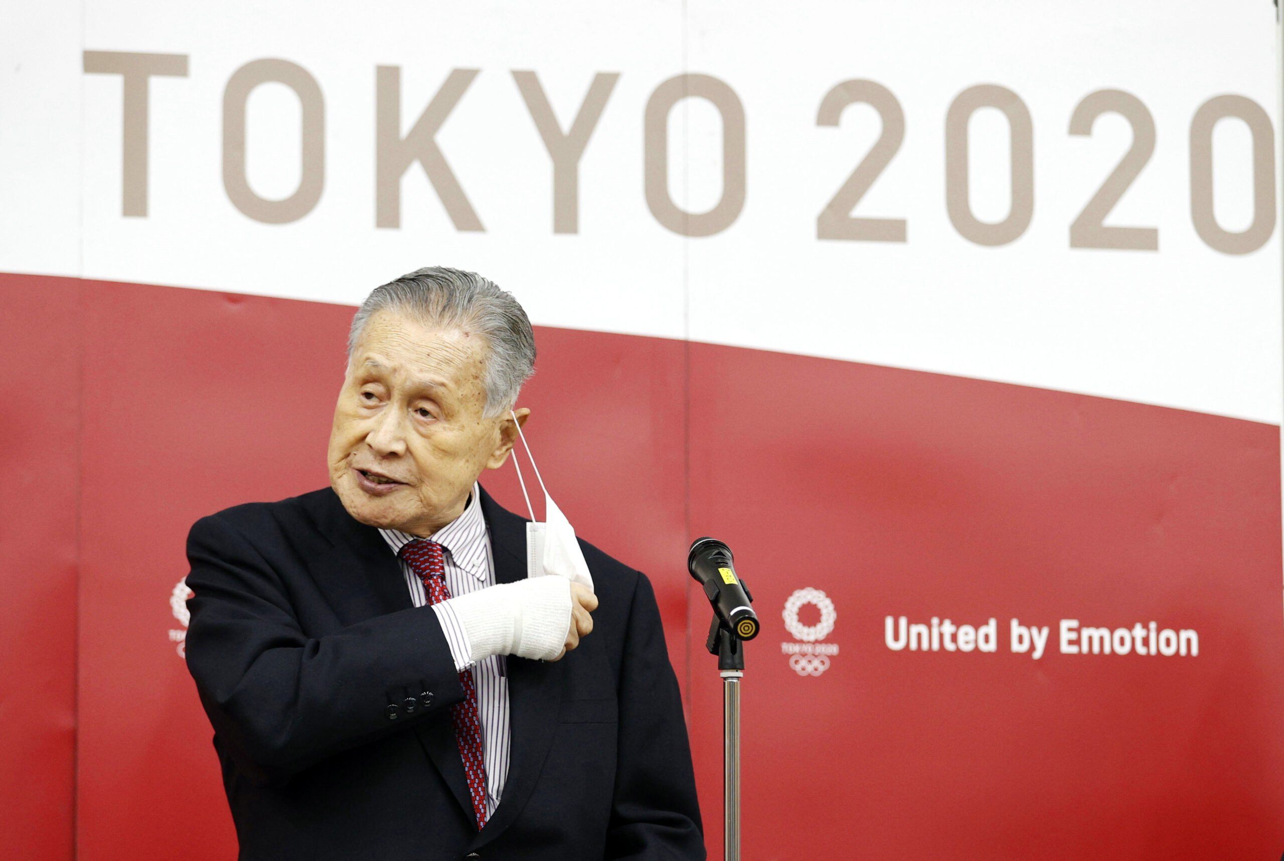 Ο επικεφαλής των Ολυμπιακών Αγώνων του Τόκιο παραιτείται, ζητά συγνώμη για τα σεξιστικά σχόλια