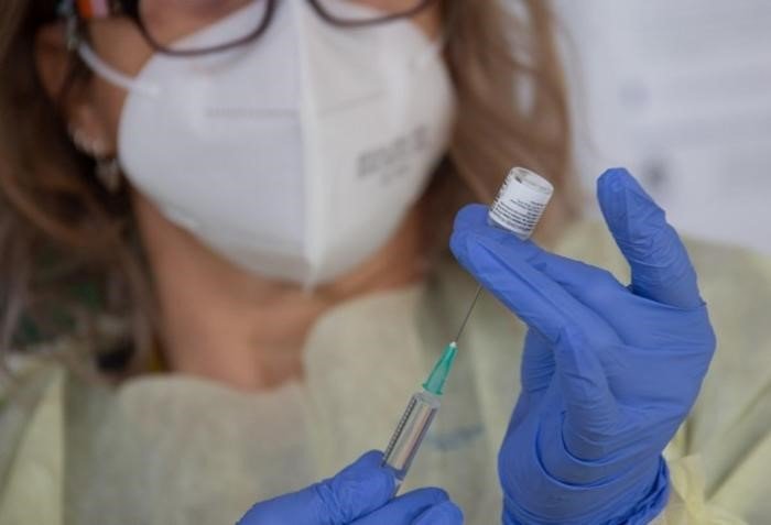 Coronavirus: Τα σούπερ μάρκετ θέλουν το προσωπικό να εμβολιαστεί κατά προτεραιότητα