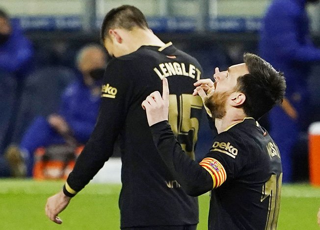 image Record-breaking Messi scores twice as Barca hammer Sociedad