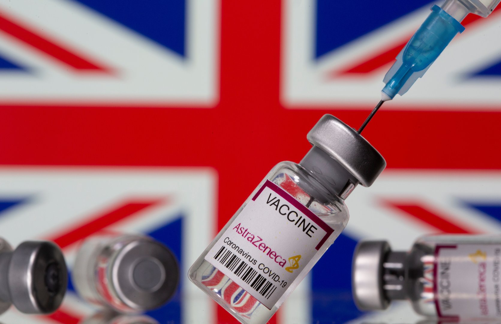 image Britain suddenly faces vaccine supply delays