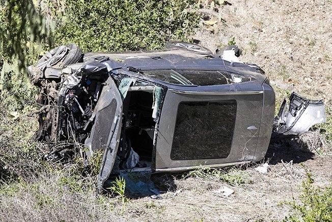 image Tiger Woods back home and recovering after car accident