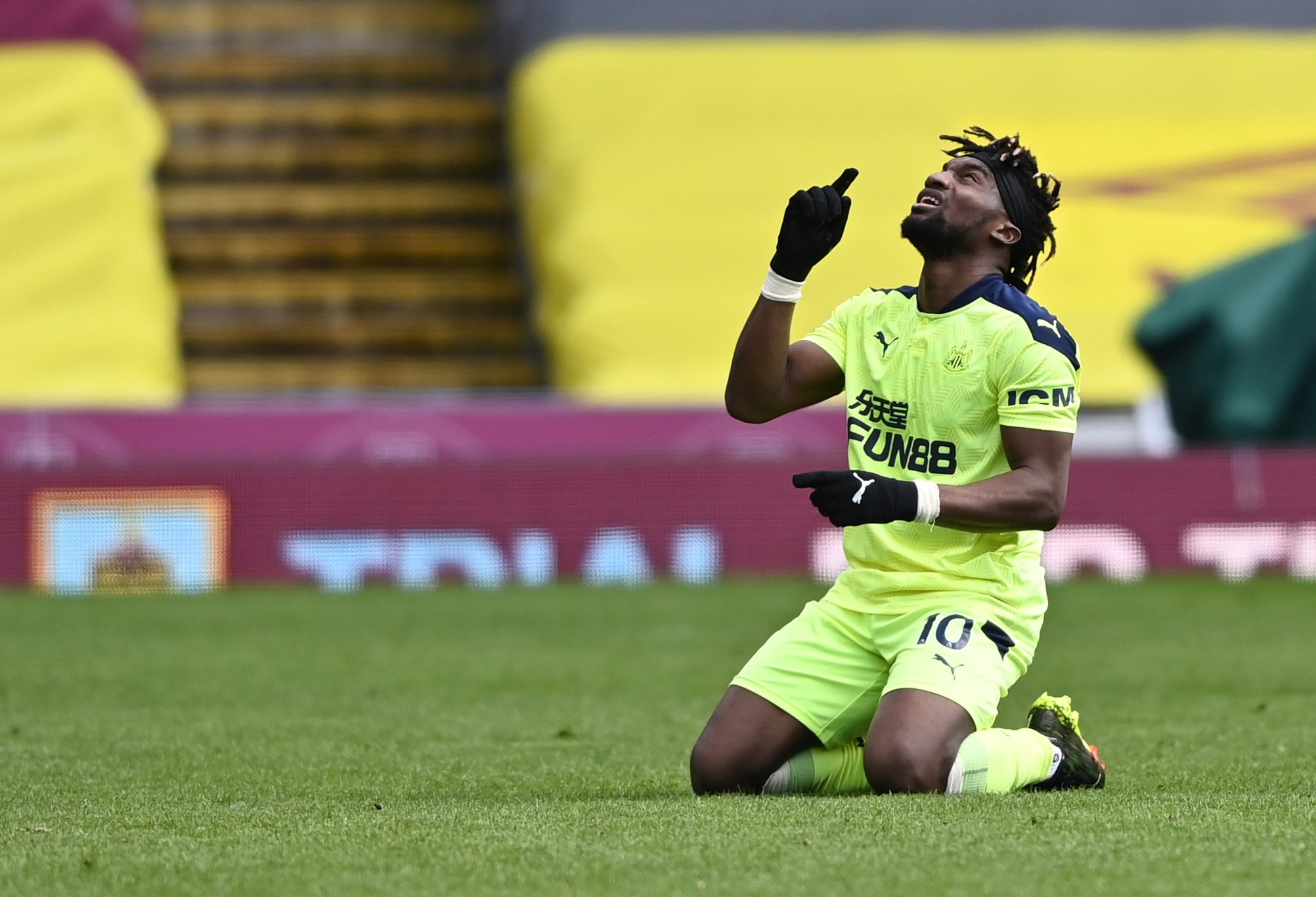 image Saint-Maximin inspires crucial win for Newcastle at Burnley
