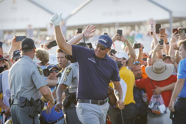 image Fifty and fabulous: Mickelson defies age to win PGA Championship