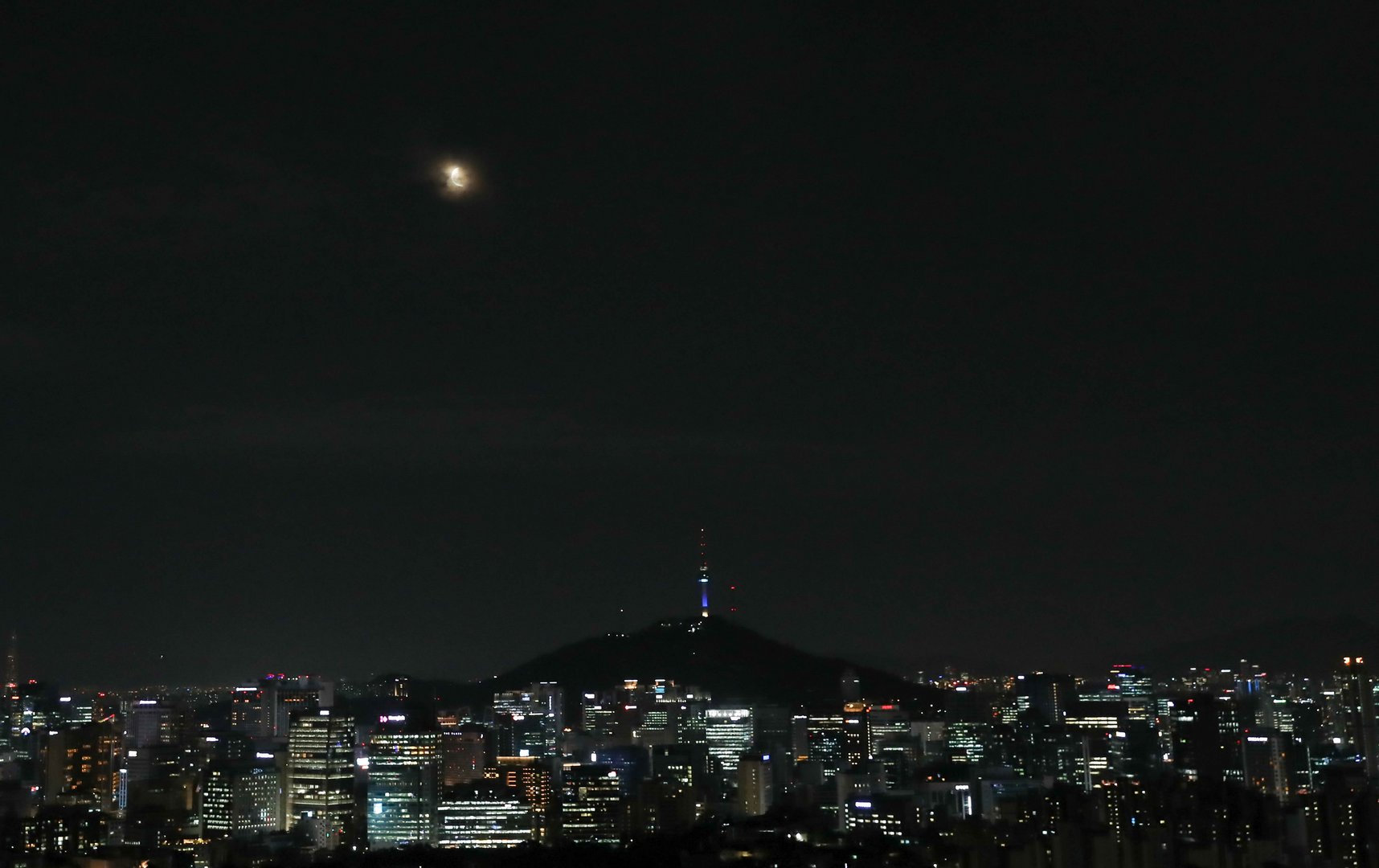 south korea seoul moon