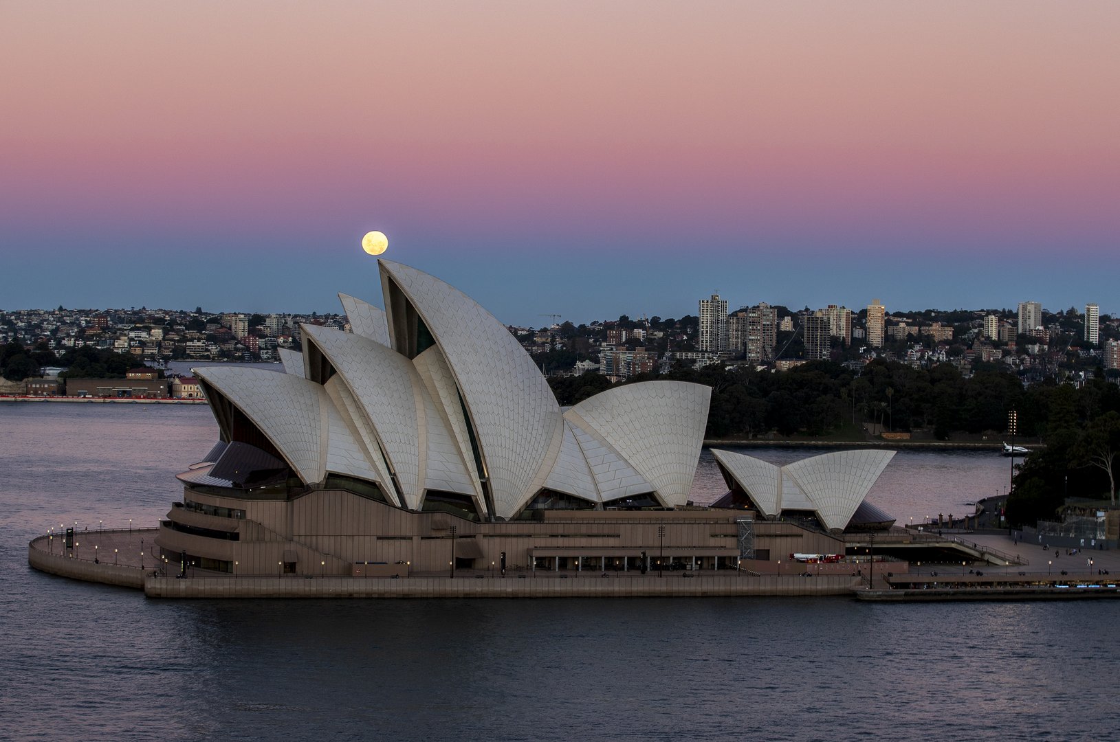 australia sydney blood moon