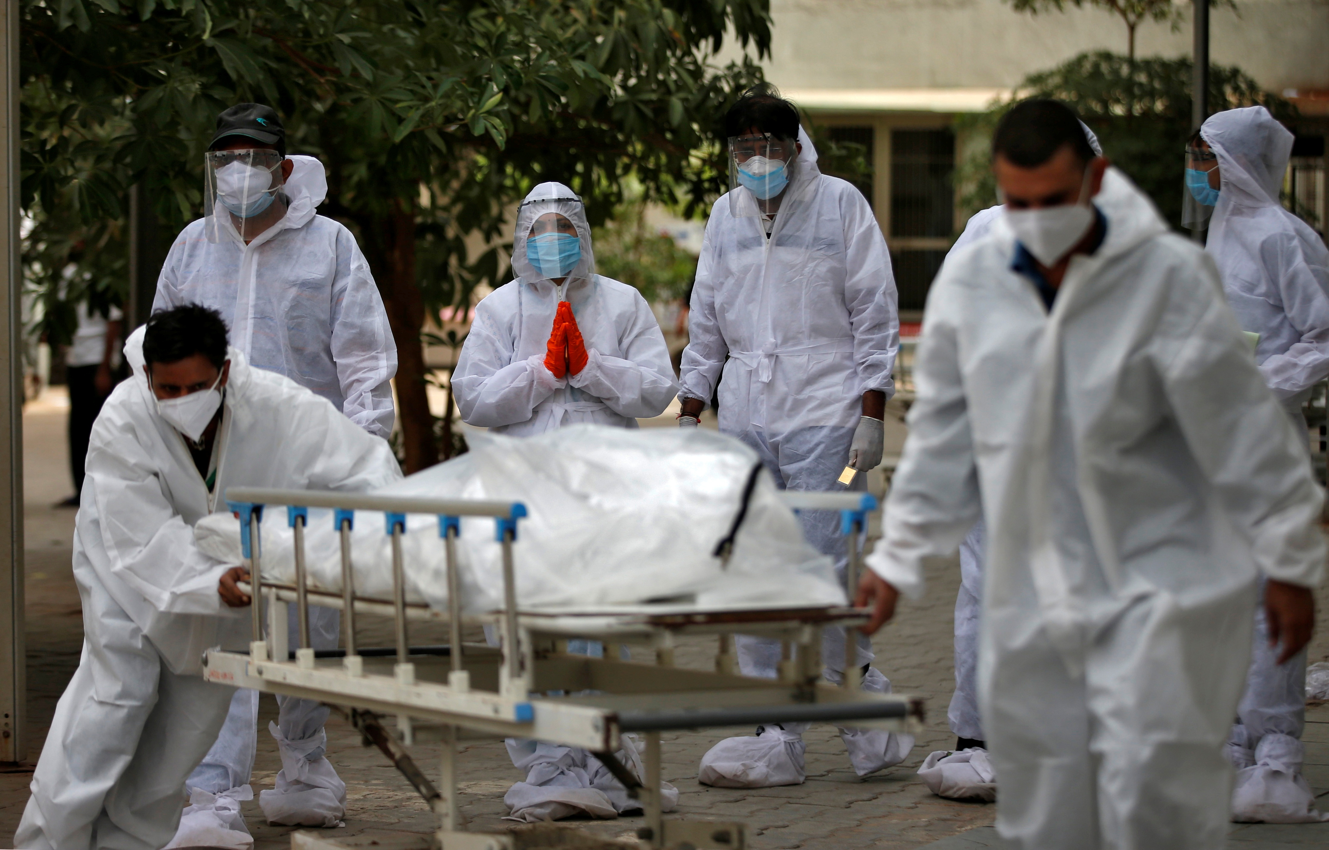 image India&#8217;s daily Covid-19 deaths near record, calls for nationwide lockdown mount