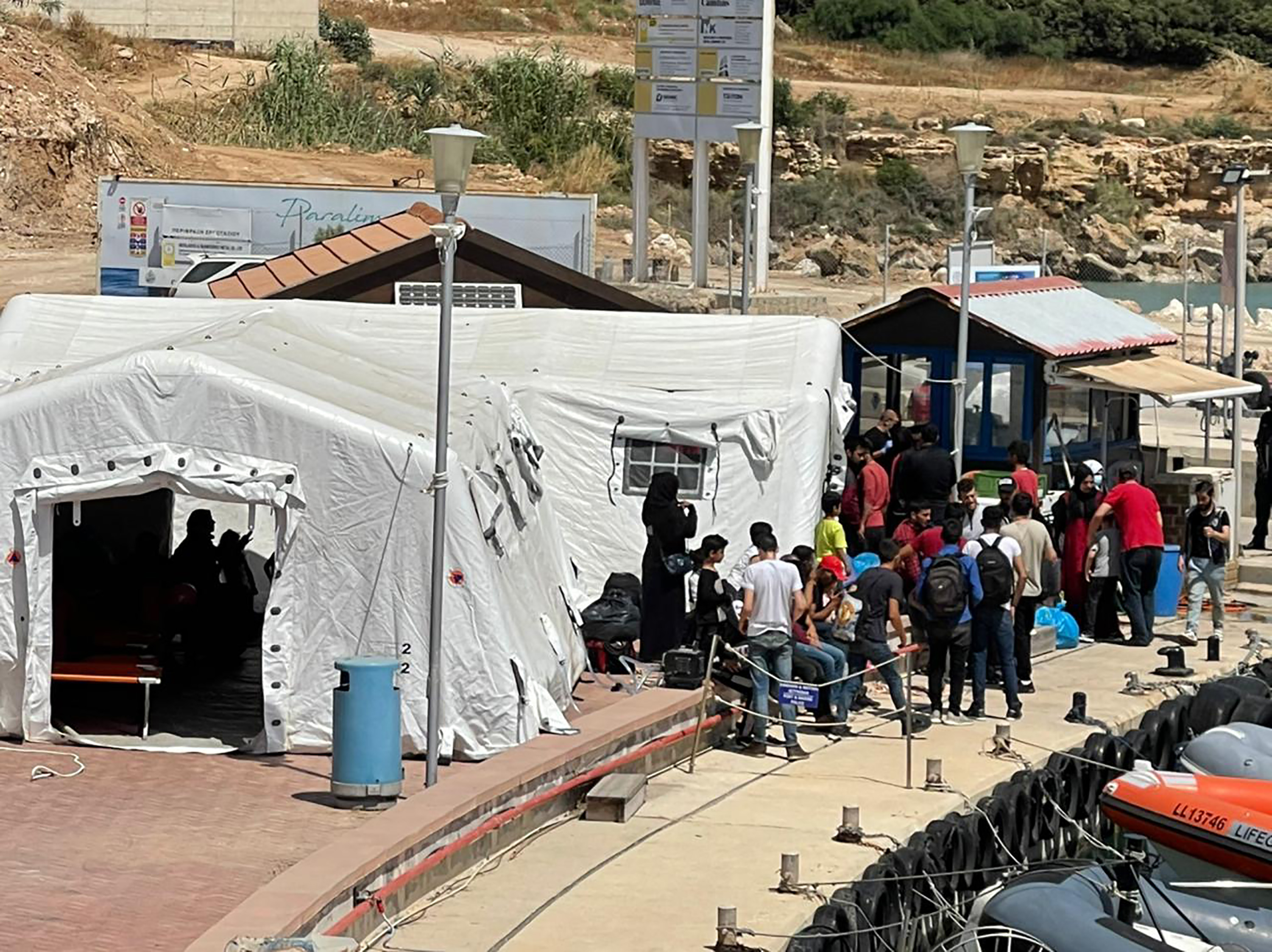 image Fifteen migrants arrive at Pyrgos