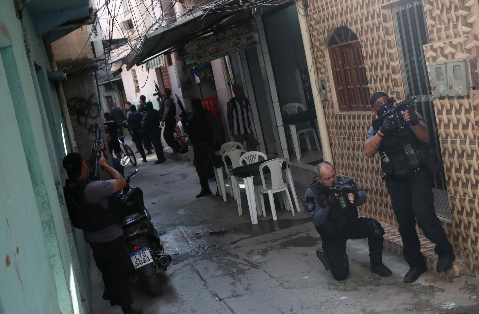 image Twenty-five killed in Rio de Janeiro police raid on drug gang