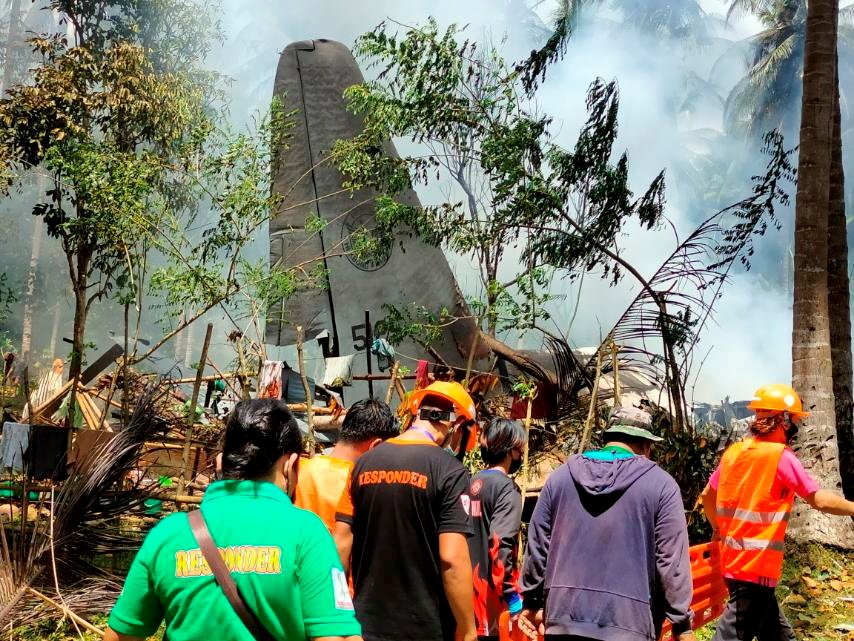 image Some Philippine troops jump before military plane crashes in flames, killing at least 45