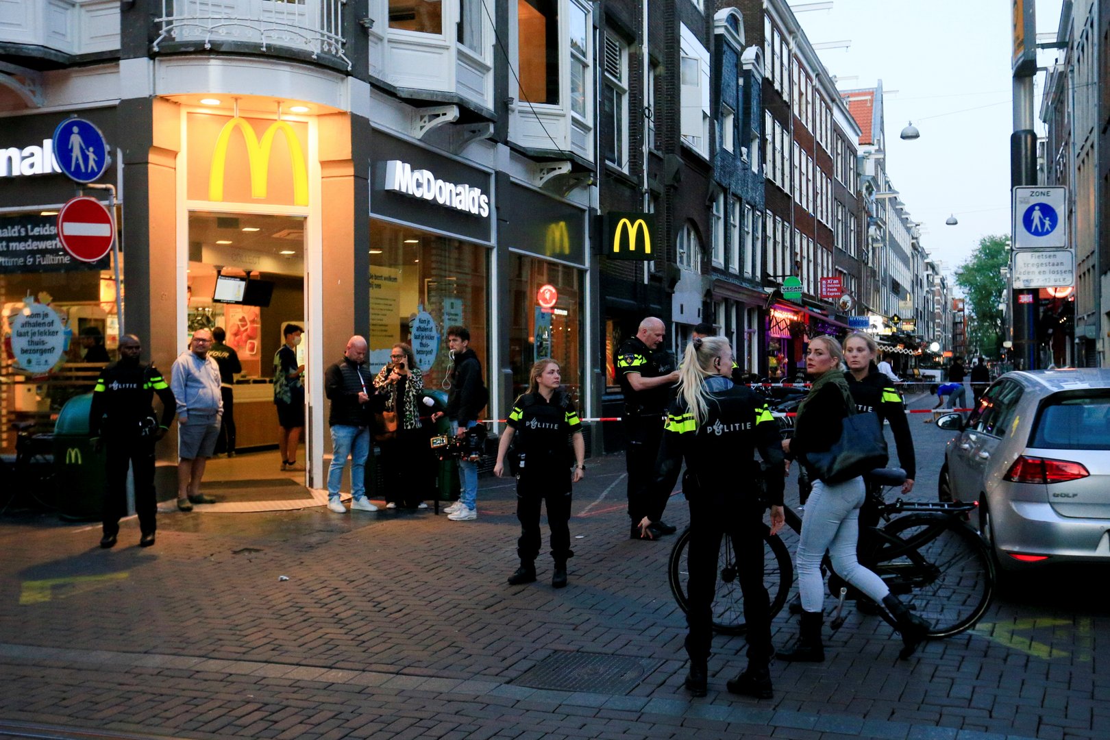 image Dutch crime reporter De Vries fighting for his life after shooting