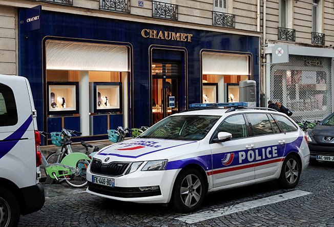 image French police recover jewels stolen in scooter heist