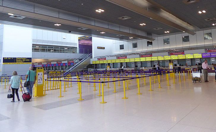 terminal 2, manchester airport, june 2016 (01)