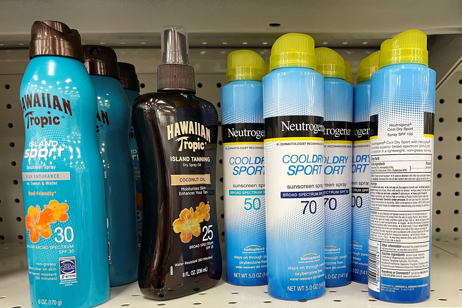 cover J&#038;J recalls sunscreens after carcinogen found in some sprays