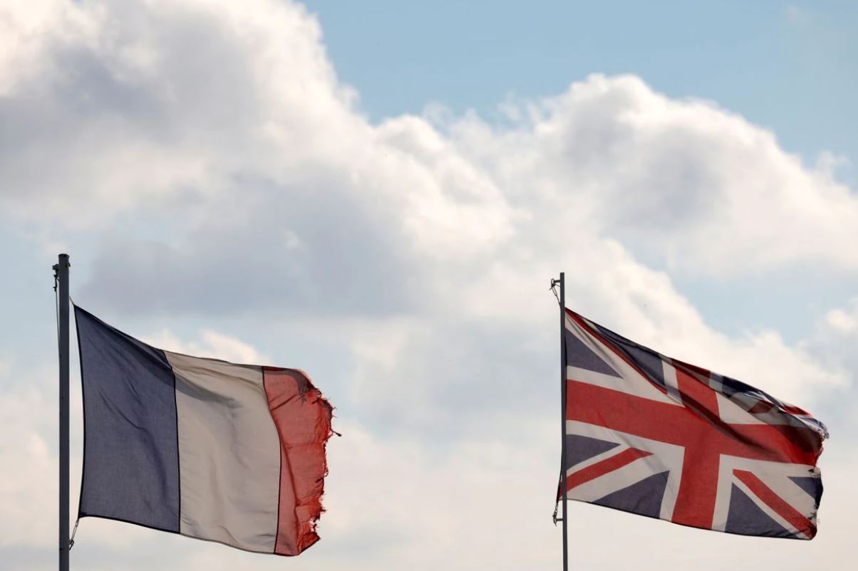image UK to keep quarantine rules for travellers from France