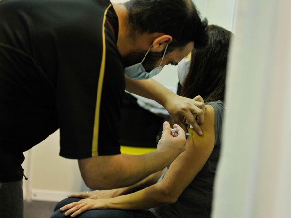 image Coronavirus: Mobile vaccination unit in Lefkara on January 7
