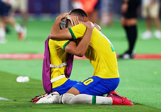 image Malcolm grabs golden glory for Brazil in football final