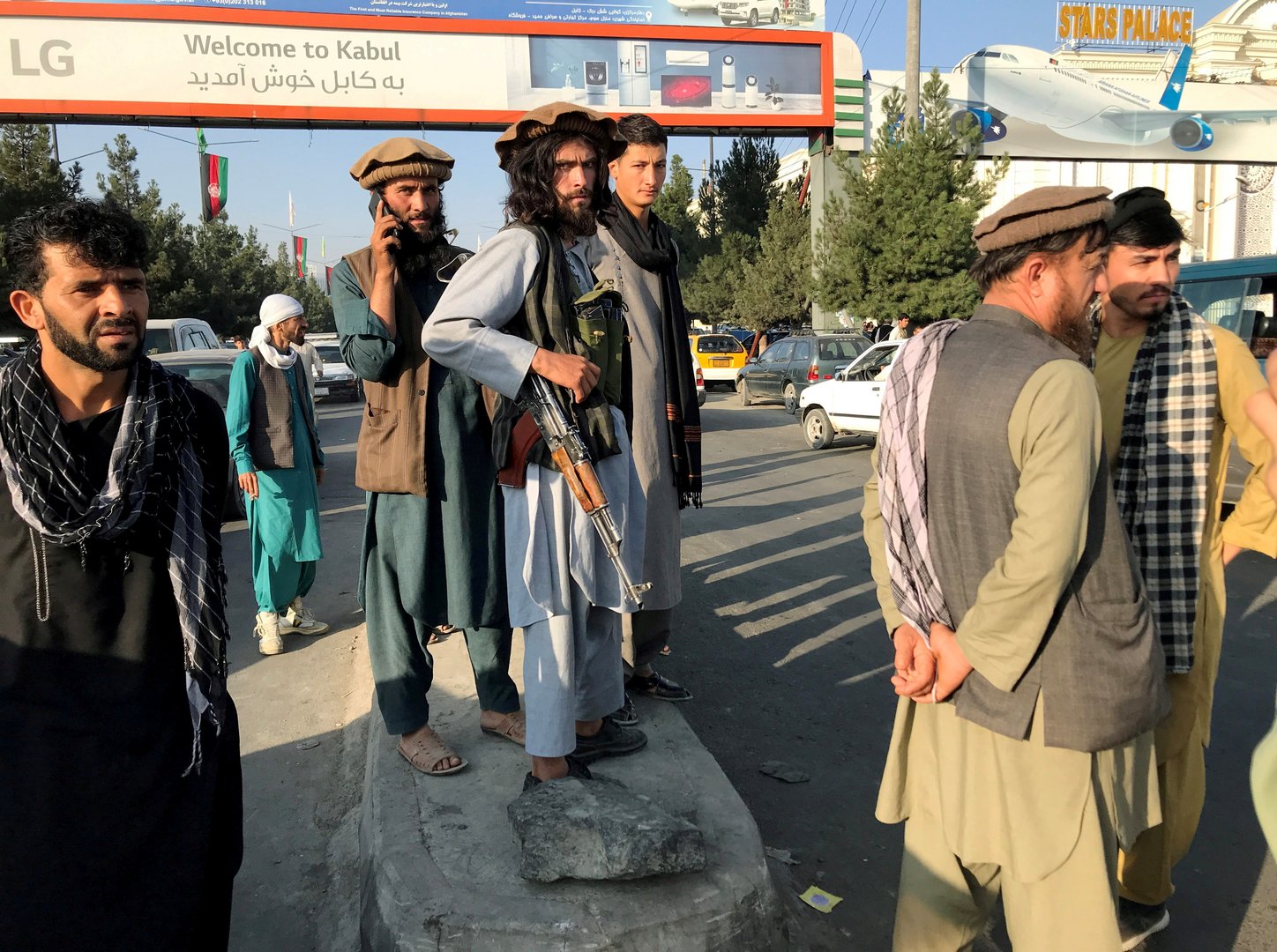 image Shops close, security guards flee Kabul while airlines reroute to avoid Afghan airspace
