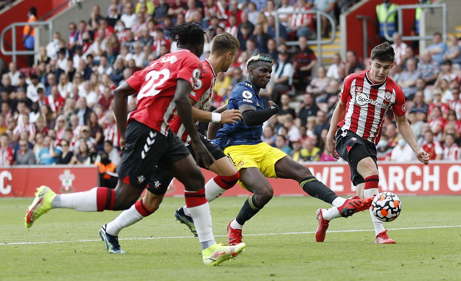 image Chelsea and Spurs maintain perfect start, Manchester United can only draw at Southampton